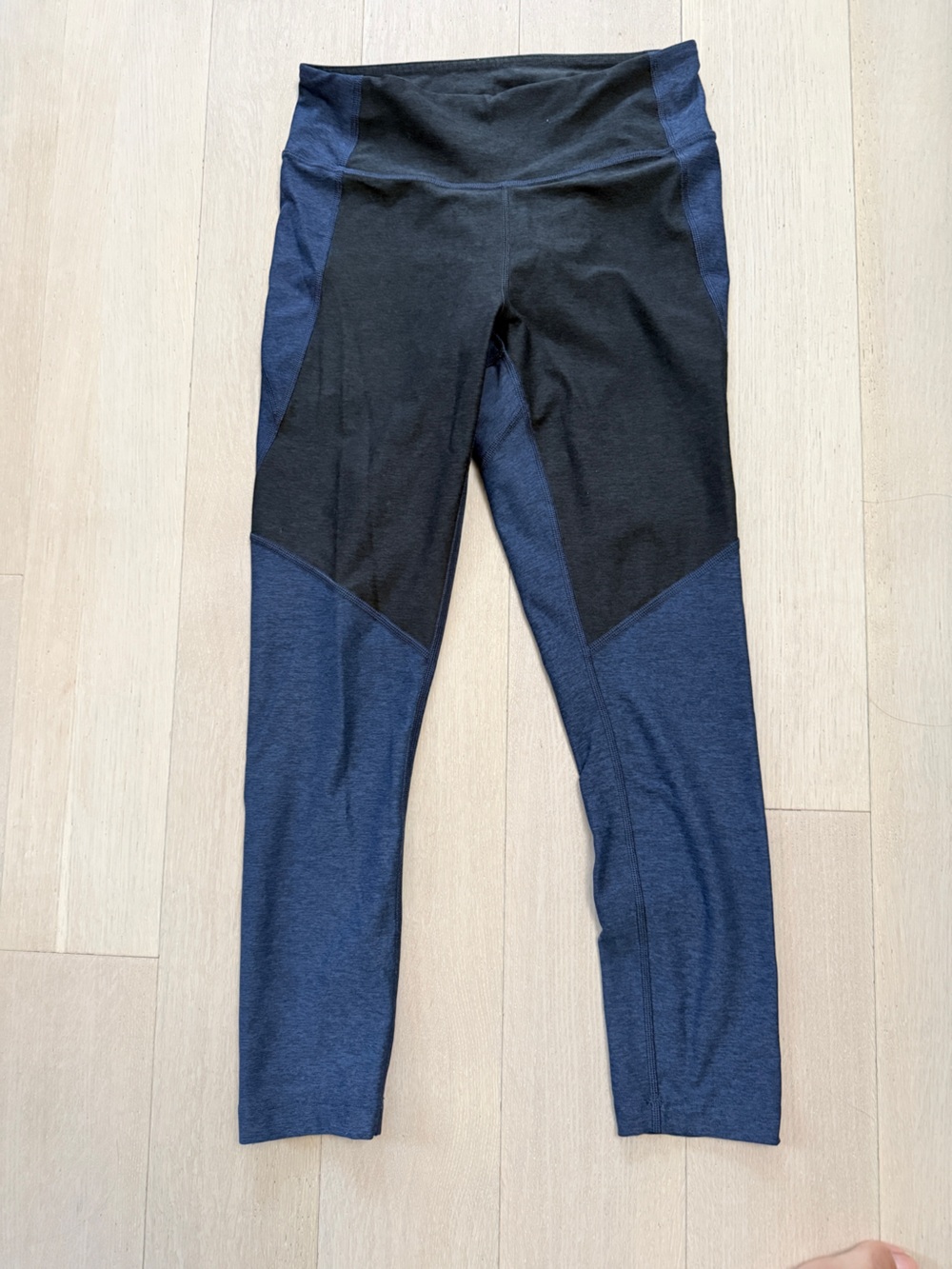 Outdoor Voices Bundle  - 2x Color blocked Leggings + 2x Cropped Tops (Size S) - Picture 10 of 12